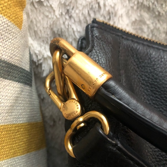 Authentic Marc by Marc Jacobs Bag. Shoulder or Crossbody. Mint condition. - Picture 3 of 10